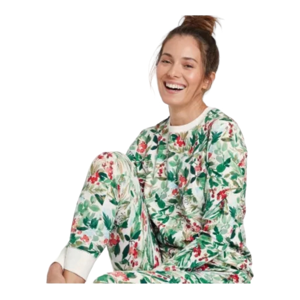 NWT Women's Thermal 2 piece Holly Berry Thermal Pajamas Size XL